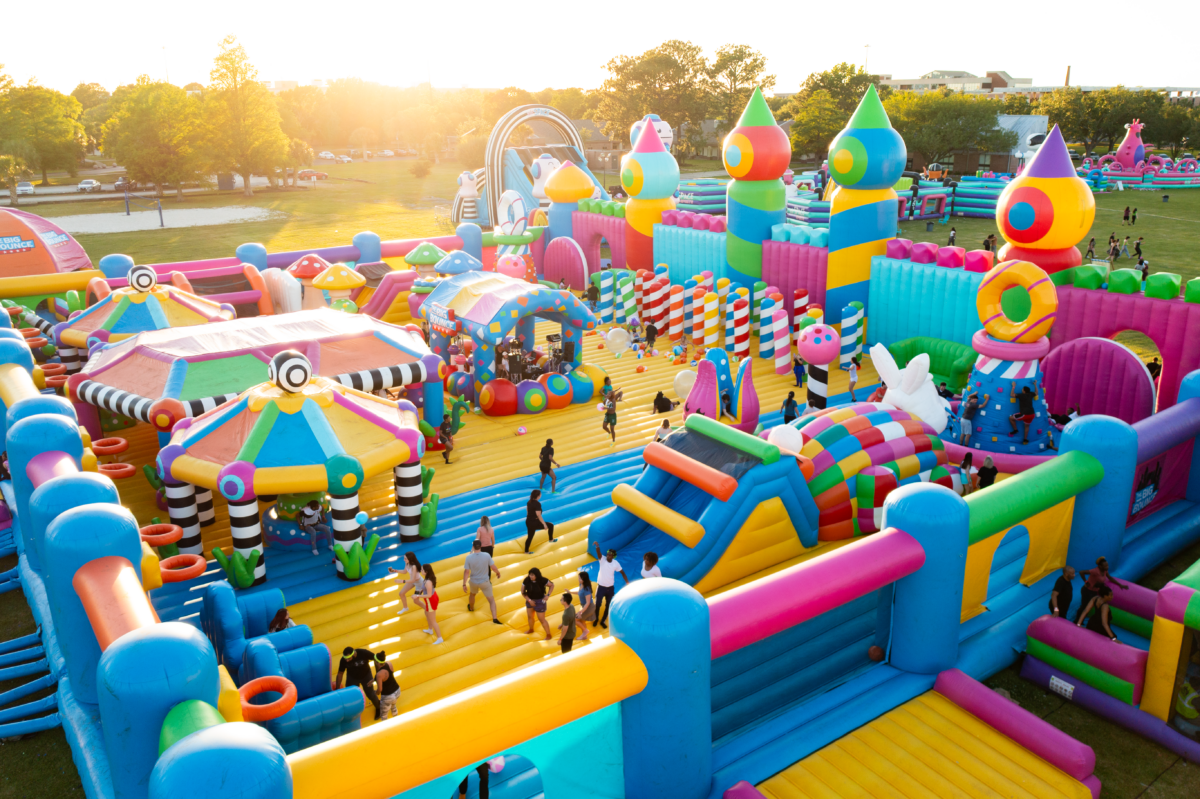 Find the best bouncy castle in Singapore for your kid's birthday party.